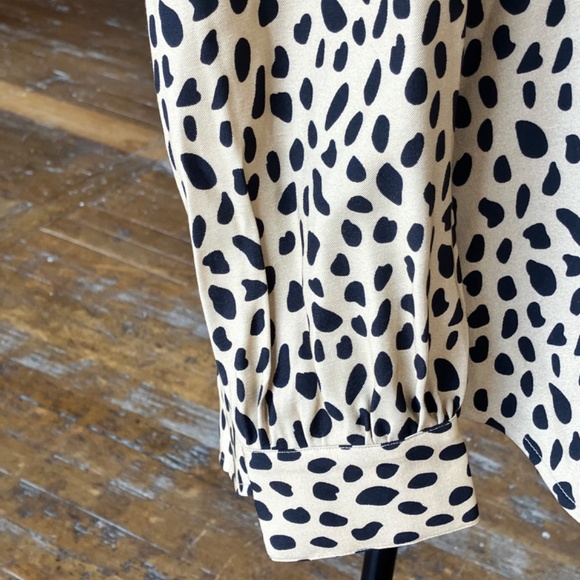 Doris UNTUCKit spotted animal print shirt - Picture 4 of 14